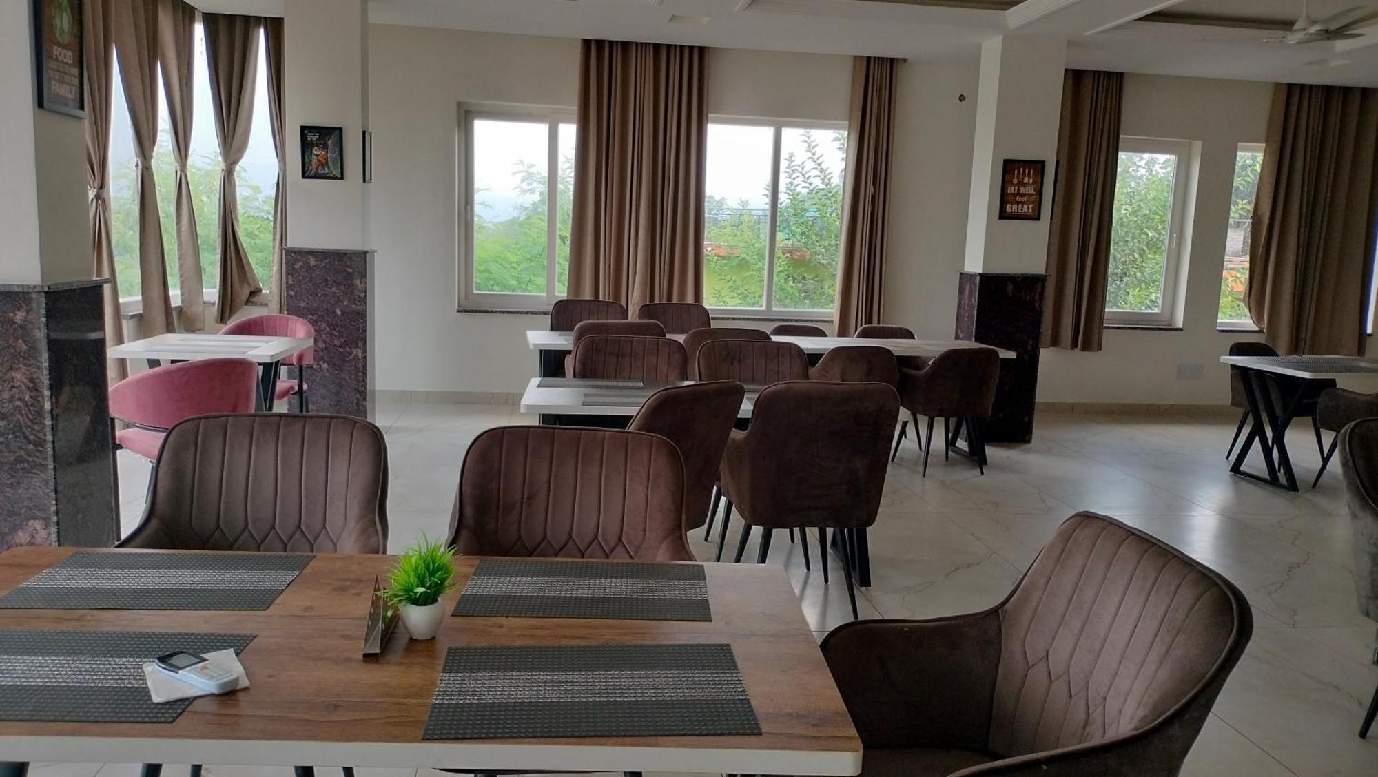 Govind Sagar View Hotel & Restaurant Bilaspur  Buitenkant foto