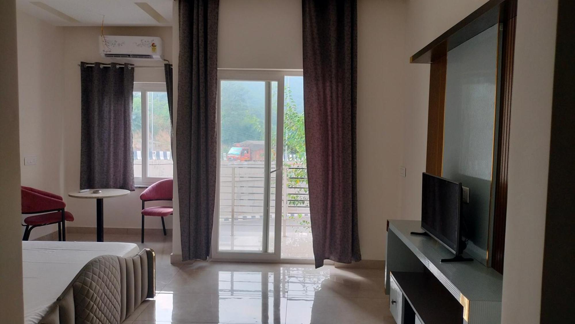 Govind Sagar View Hotel & Restaurant Bilaspur  Buitenkant foto