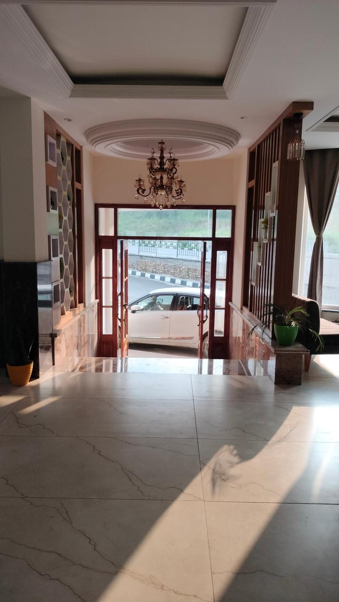 Govind Sagar View Hotel & Restaurant Bilaspur  Buitenkant foto