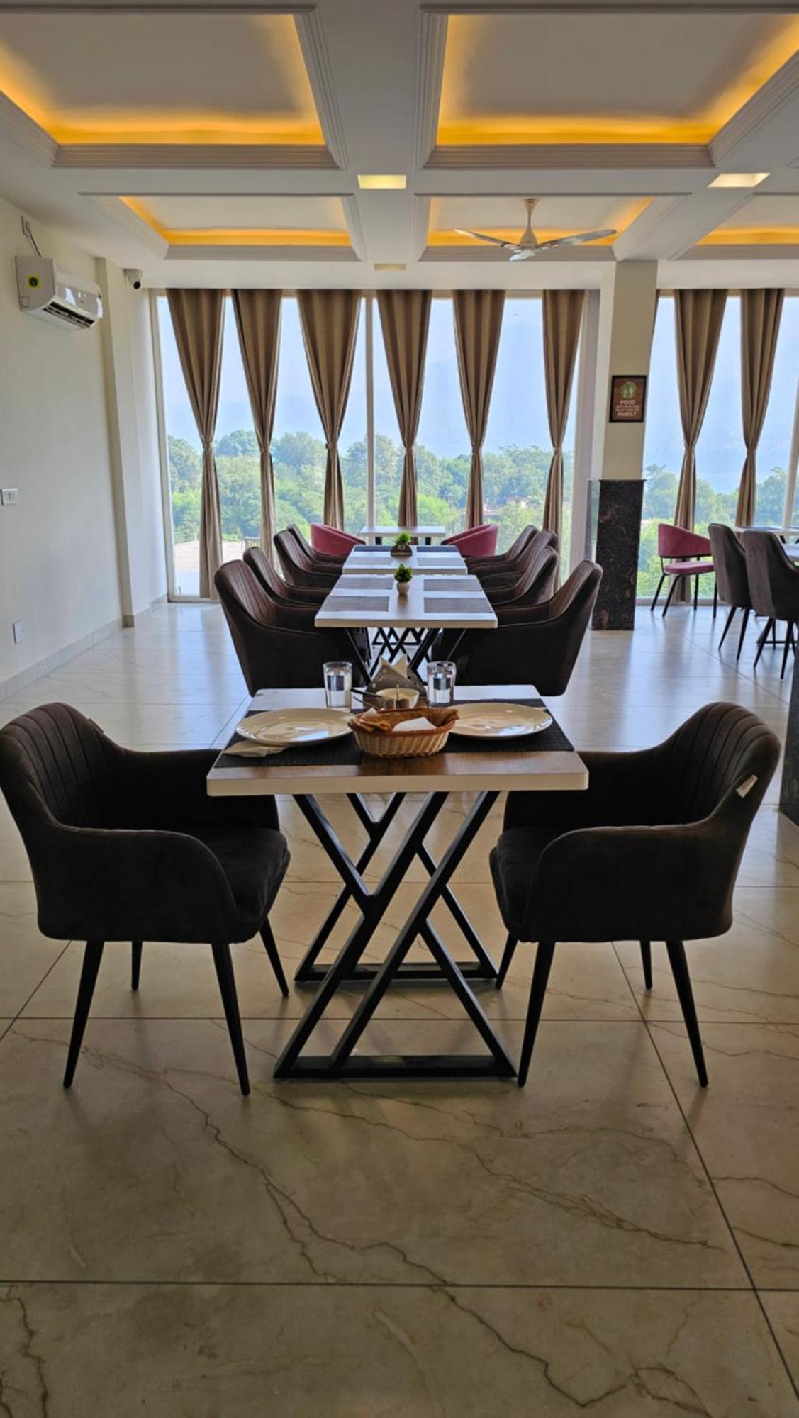 Govind Sagar View Hotel & Restaurant Bilaspur  Buitenkant foto