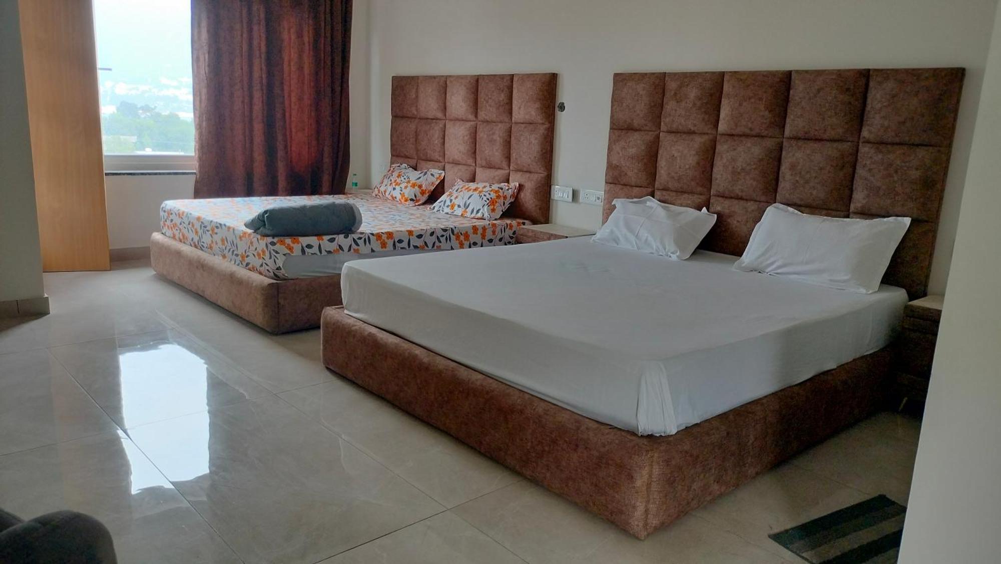 Govind Sagar View Hotel & Restaurant Bilaspur  Buitenkant foto